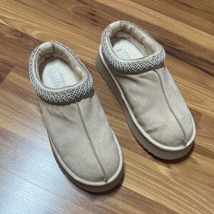Mia Women’s tan warm slip on shoes